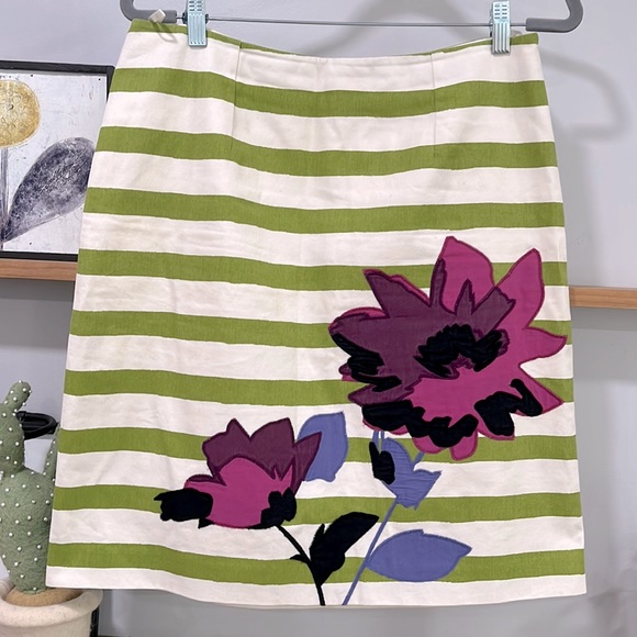 Boden Dresses & Skirts - Boden Green White Striped Floral Appliqué Skirt, Size 10